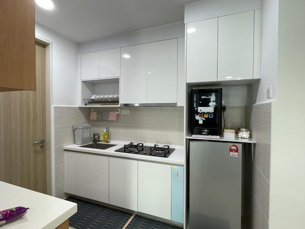 Legasi Kampung Baru Guest House By Rumahrehat Kuala Lumpur Bagian luar foto
